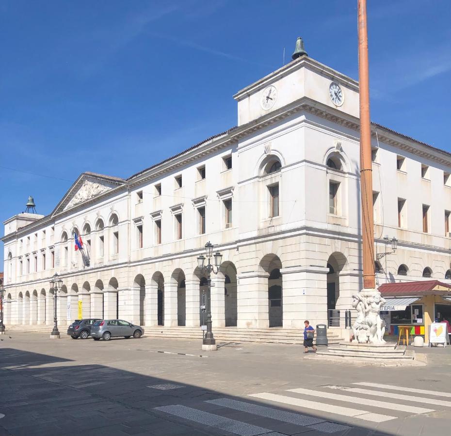 Family House Di Genny E Nicola Small Suite Chioggia Bagian luar foto