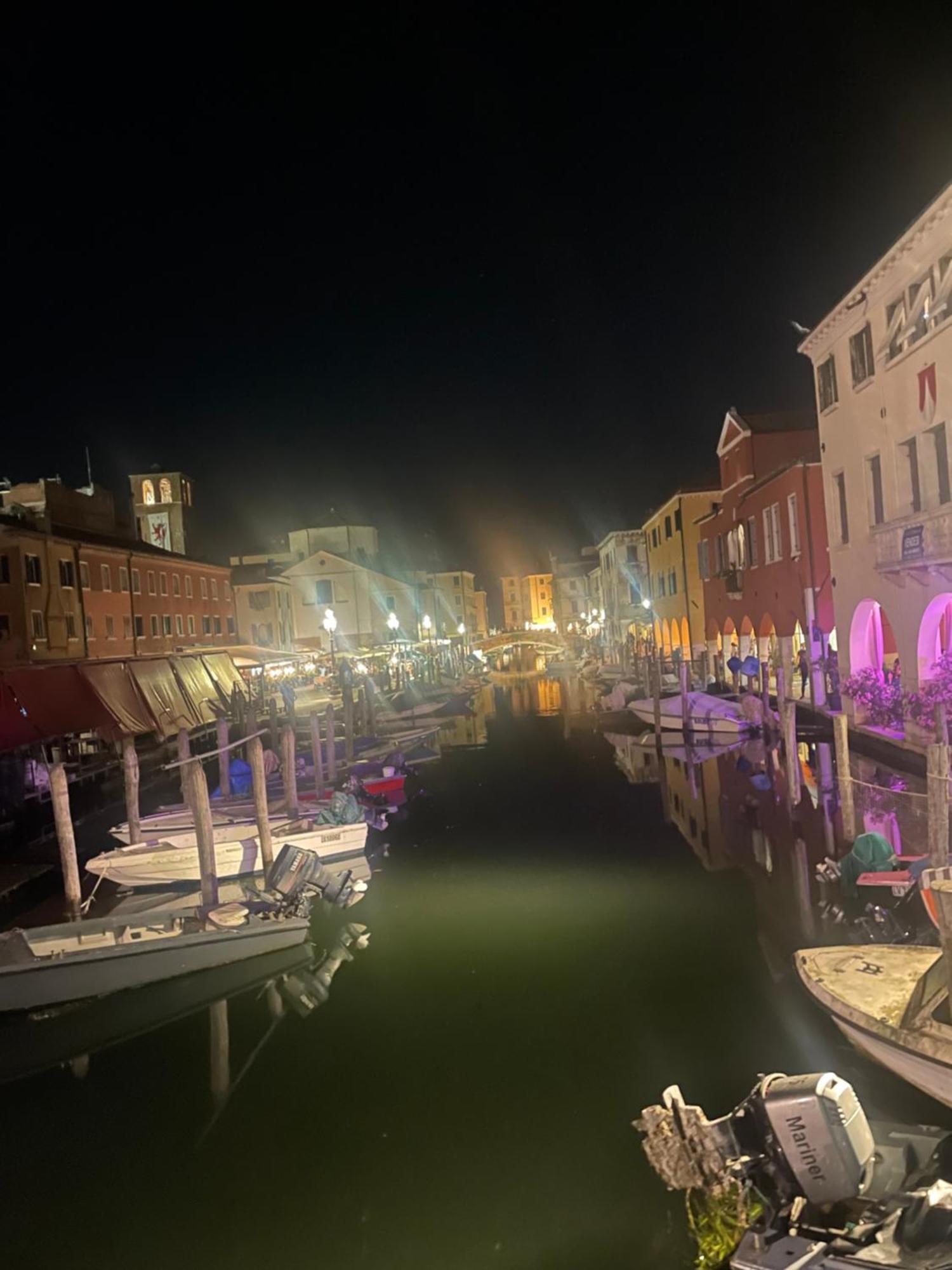 Family House Di Genny E Nicola Small Suite Chioggia Bagian luar foto